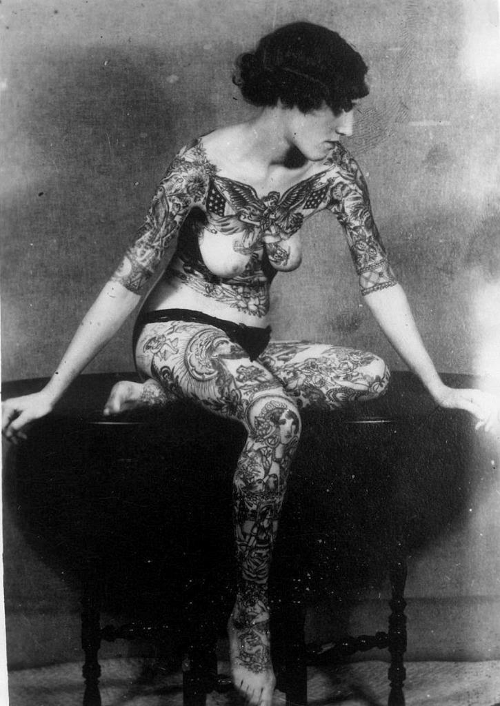 Vintage Photo Tattoo Model Woman Tattooist Weird Curiosity Sexy Nice Antique 39B