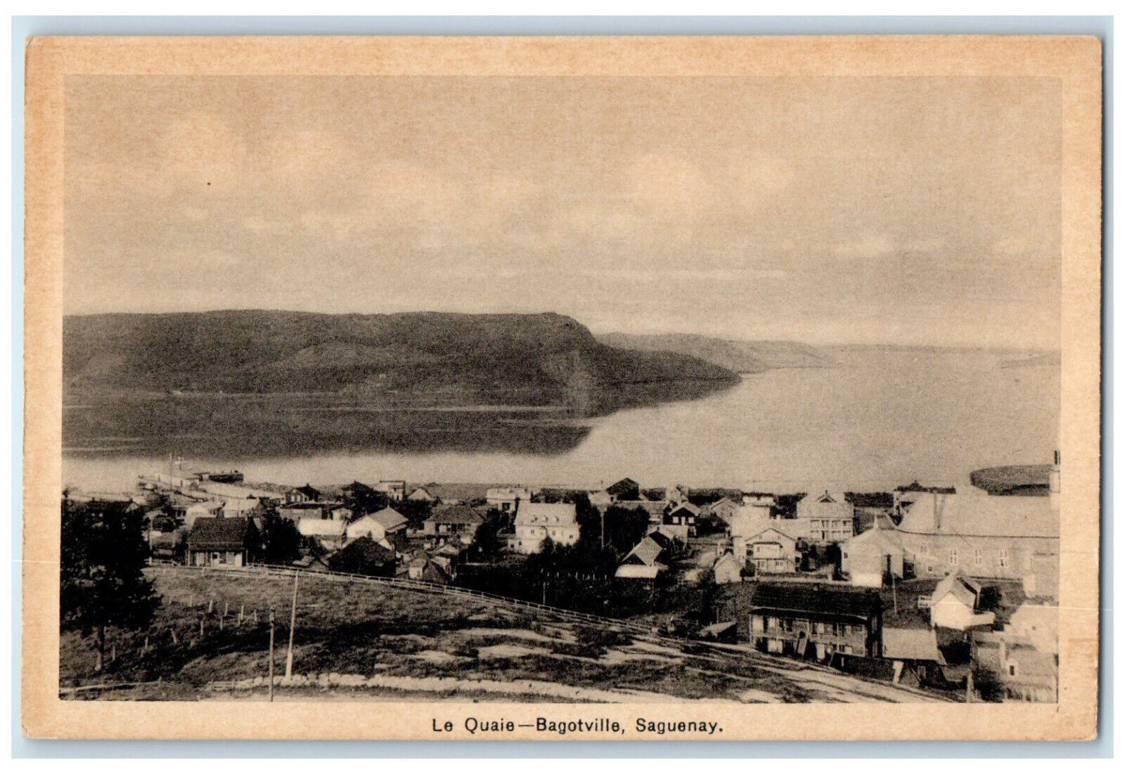 c1940\'s Le Quaie Bagotville Saguenay Canada Unposted Vintage Postcard