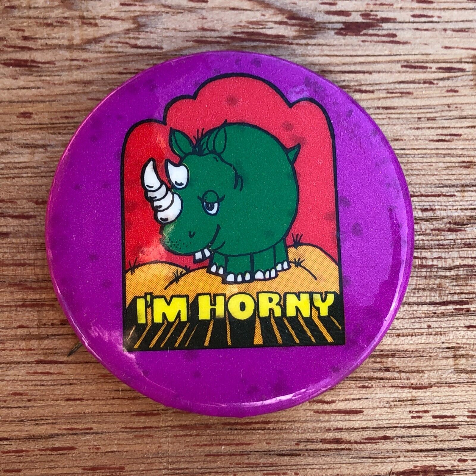 1975 Vintage IM HORNY Rhino Naughty Funny Button Pin Pinback Rhinoceros D3