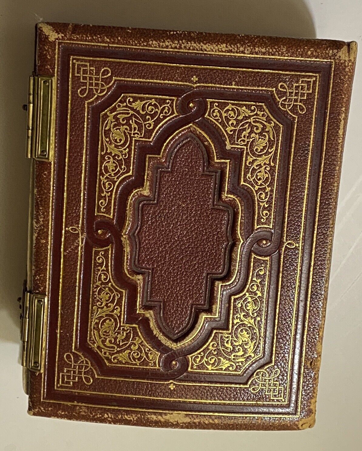 ANTIQUE MID 1800\'S PHOTO ALBUM LEATHER BRASS GOLD EMBOSSED 45 PHOTOS OBERLIN OH