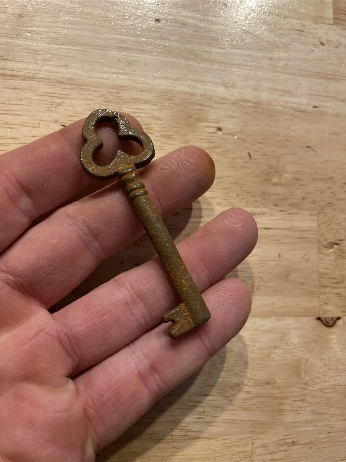 Lucky 🍀 Clover Victorian Cast Iron Key Skeleton Castle Rust Patina Collector