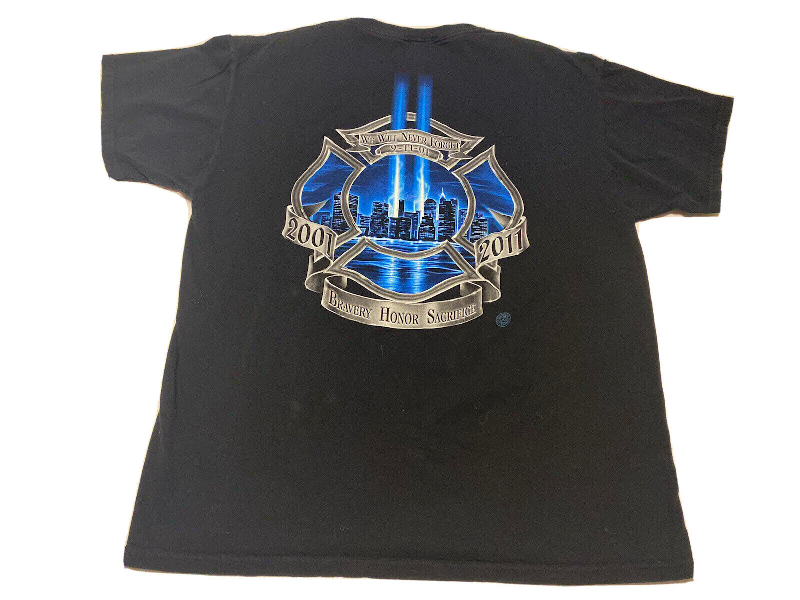 FDNY 9/11 Memorial Firefighter 10 Year T-Shirt 9-11-01 Size XL Rescue EMT Police