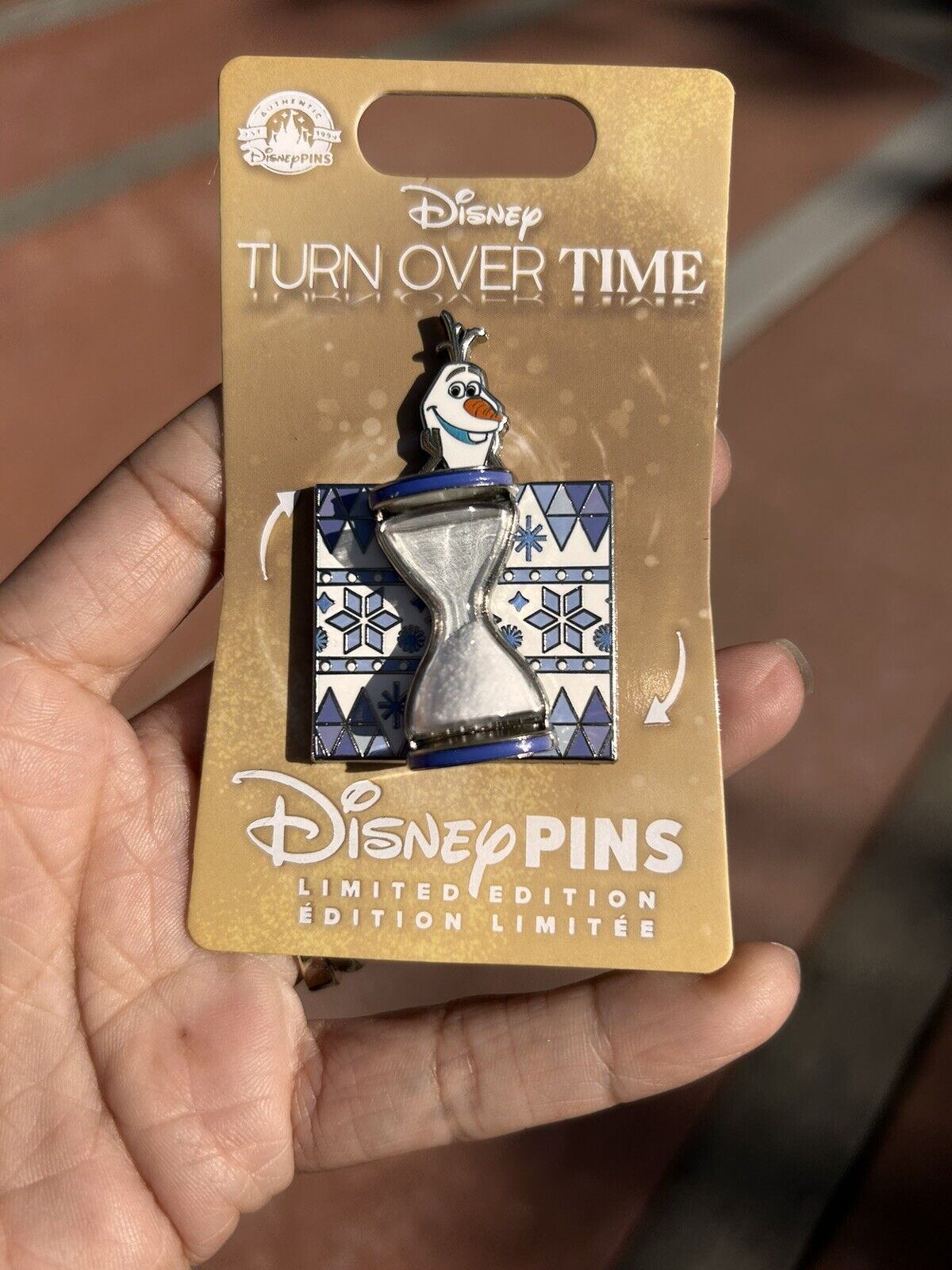 Disney Parks 2023 Turn Over Time Frozen Olaf Moving Hourglass LE Pin