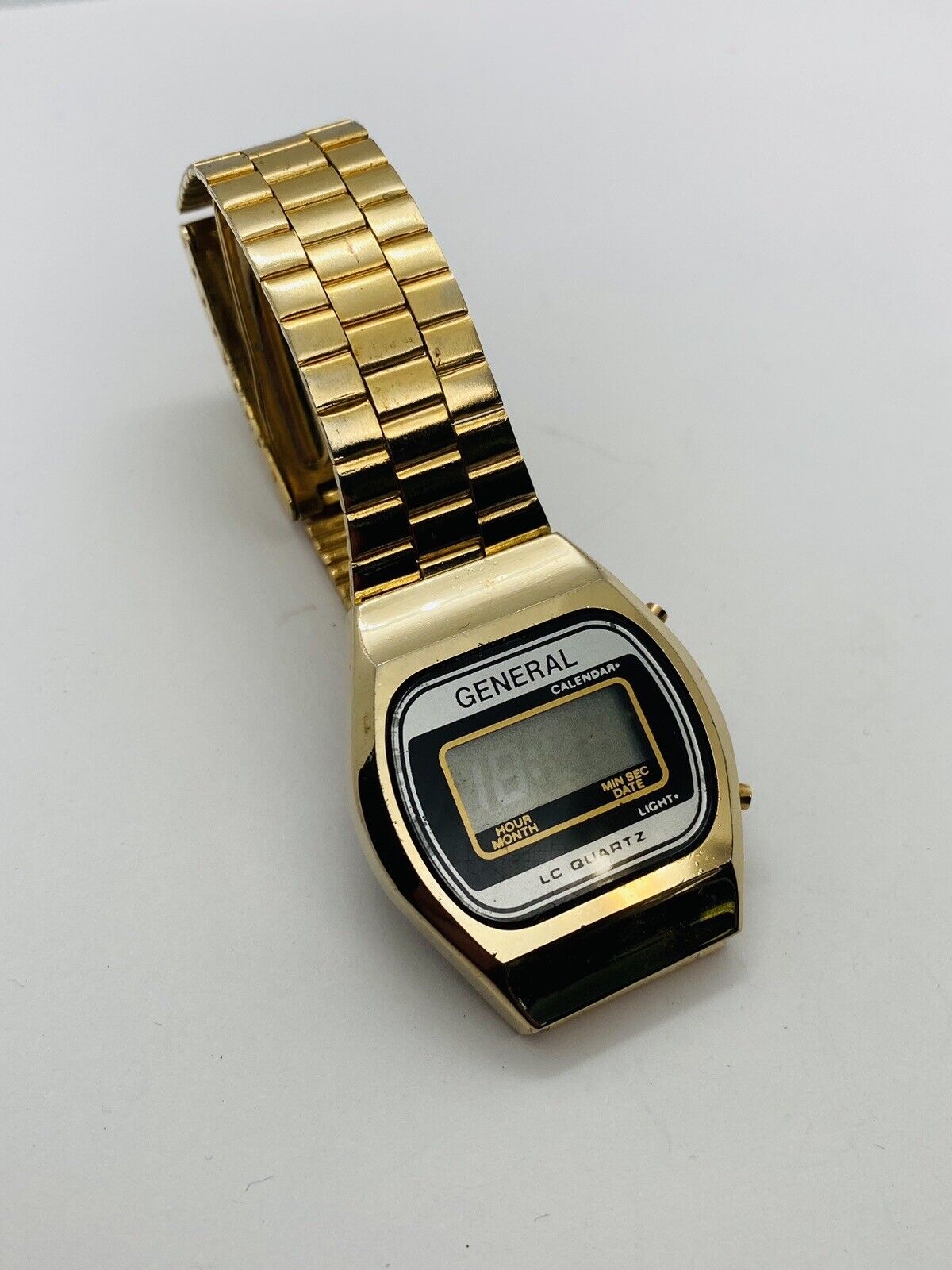 VINTAGE GENERAL MENS 1980s LC QUARTZ WATCH GOLDTONE ISSUE NOT WORKING