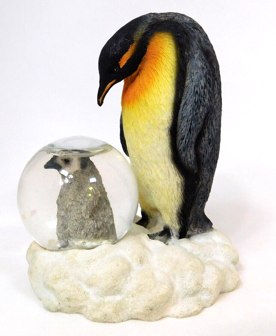 Westland Penguin Snow Globe Emperor Adult & Baby Nestling Sculpture Design #1277