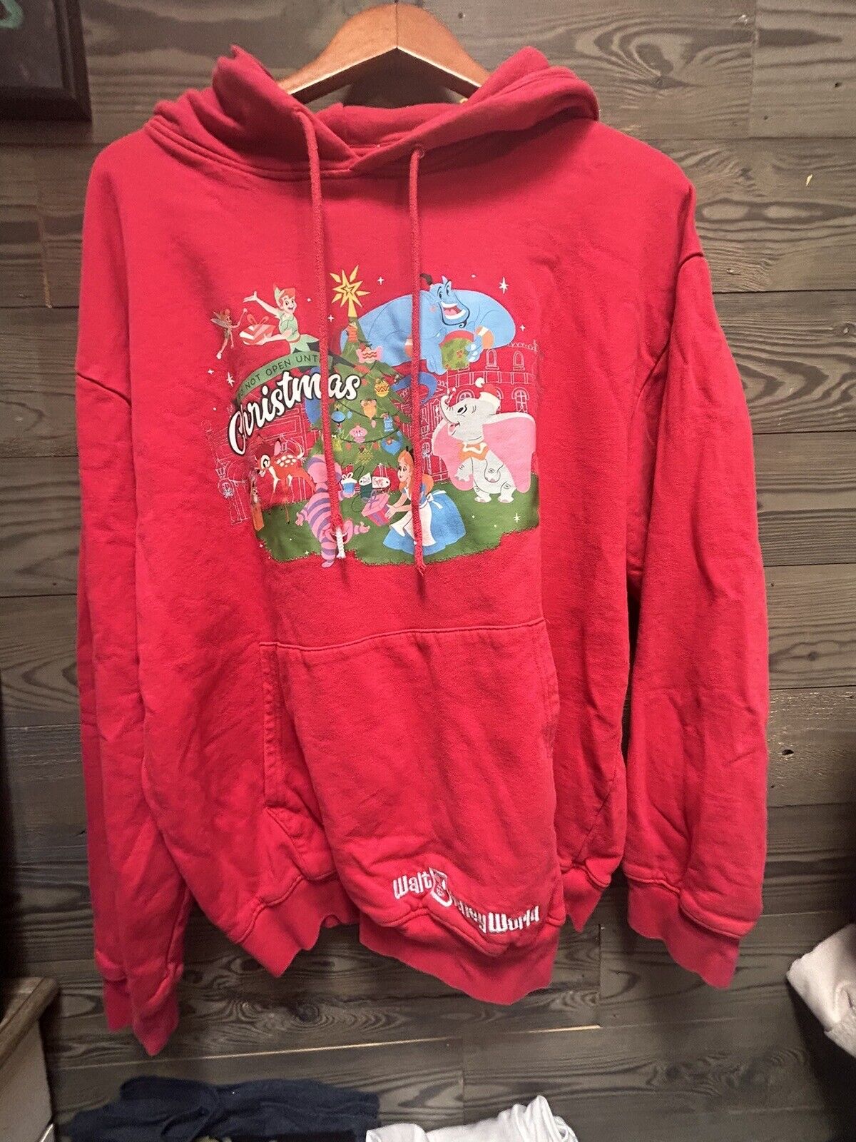 2023 Walt Disney World Christmas Holiday Pullover Hoodie Men’s L NO TAG RED