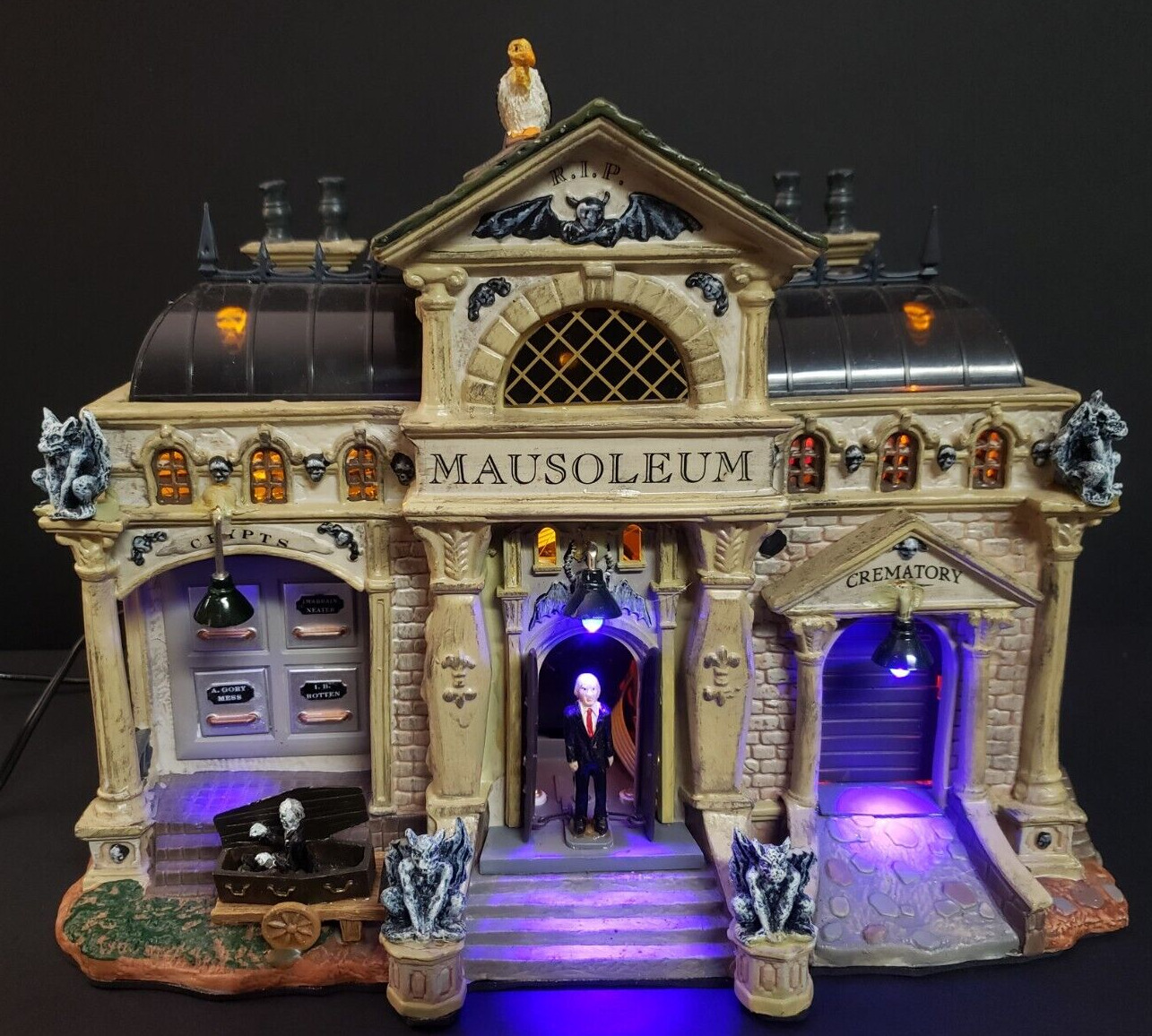 Lemax Spooky Town Halloween Village Rest In Pieces Mausoleum 55233 Funeral Home