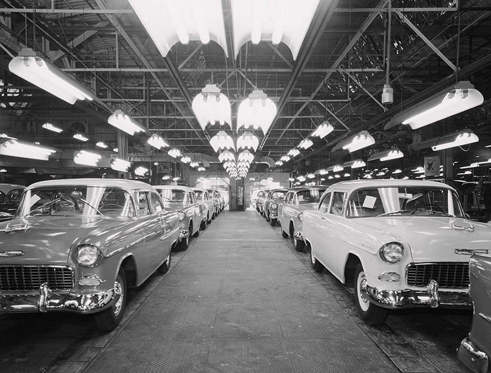 1955 CHEVROLET ASSEMBLY LINE Photo  (211-w)