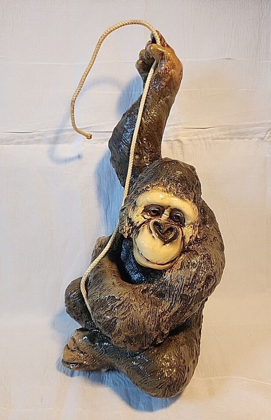 Universal Statuary Corp Sweet Face Gorilla Hanging Statue/Bank 18\