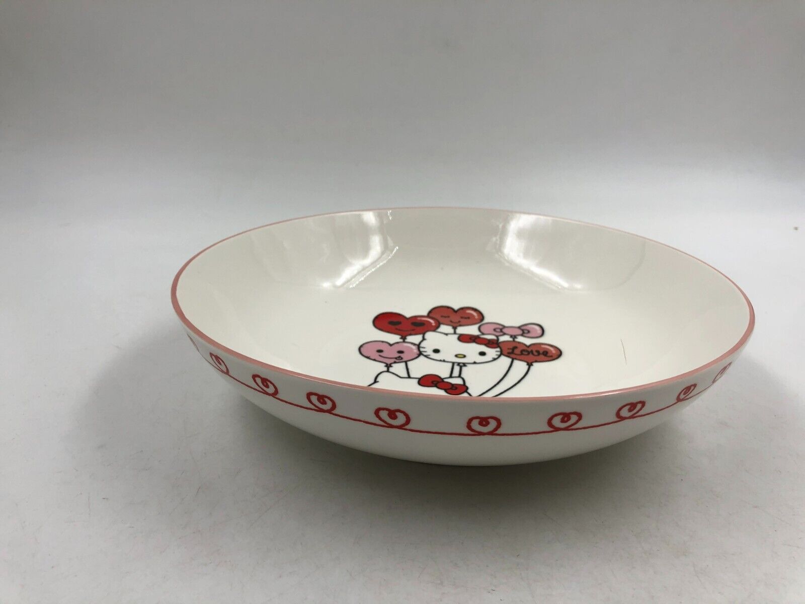 Serino Ceramic 9in Hello Kitty Valentine's Day Serving Bowl AA02B46019