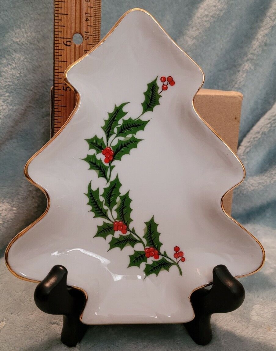 Vintage R H MACY CHINA PORCELAIN CHRISTMAS CANDY DISH HOLLY BERRIES GREEN LEAVES