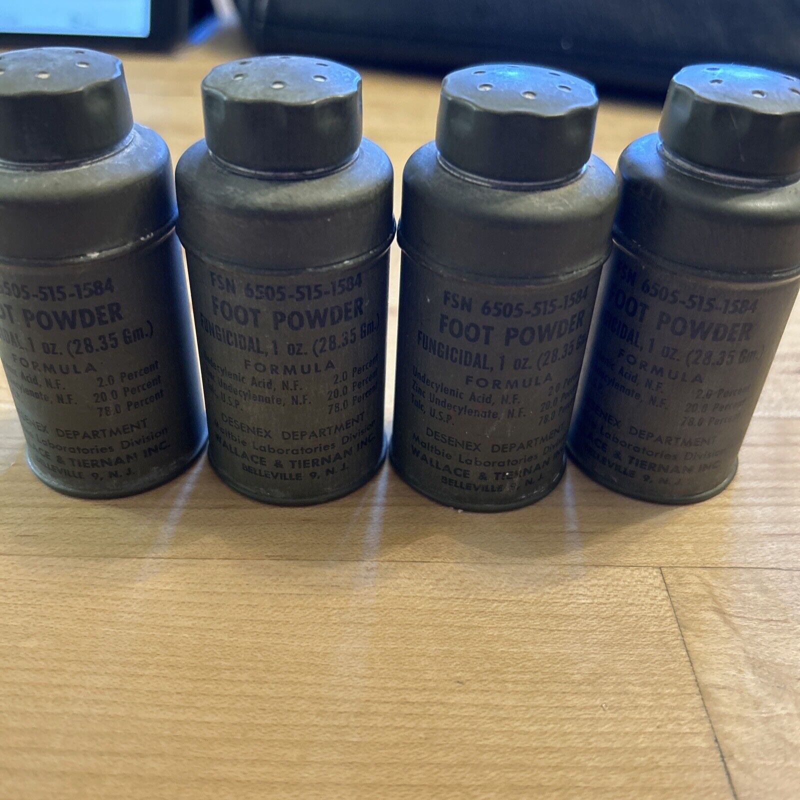 Vintage US Army military 1 ounce foot powder fungicidal Desenex department