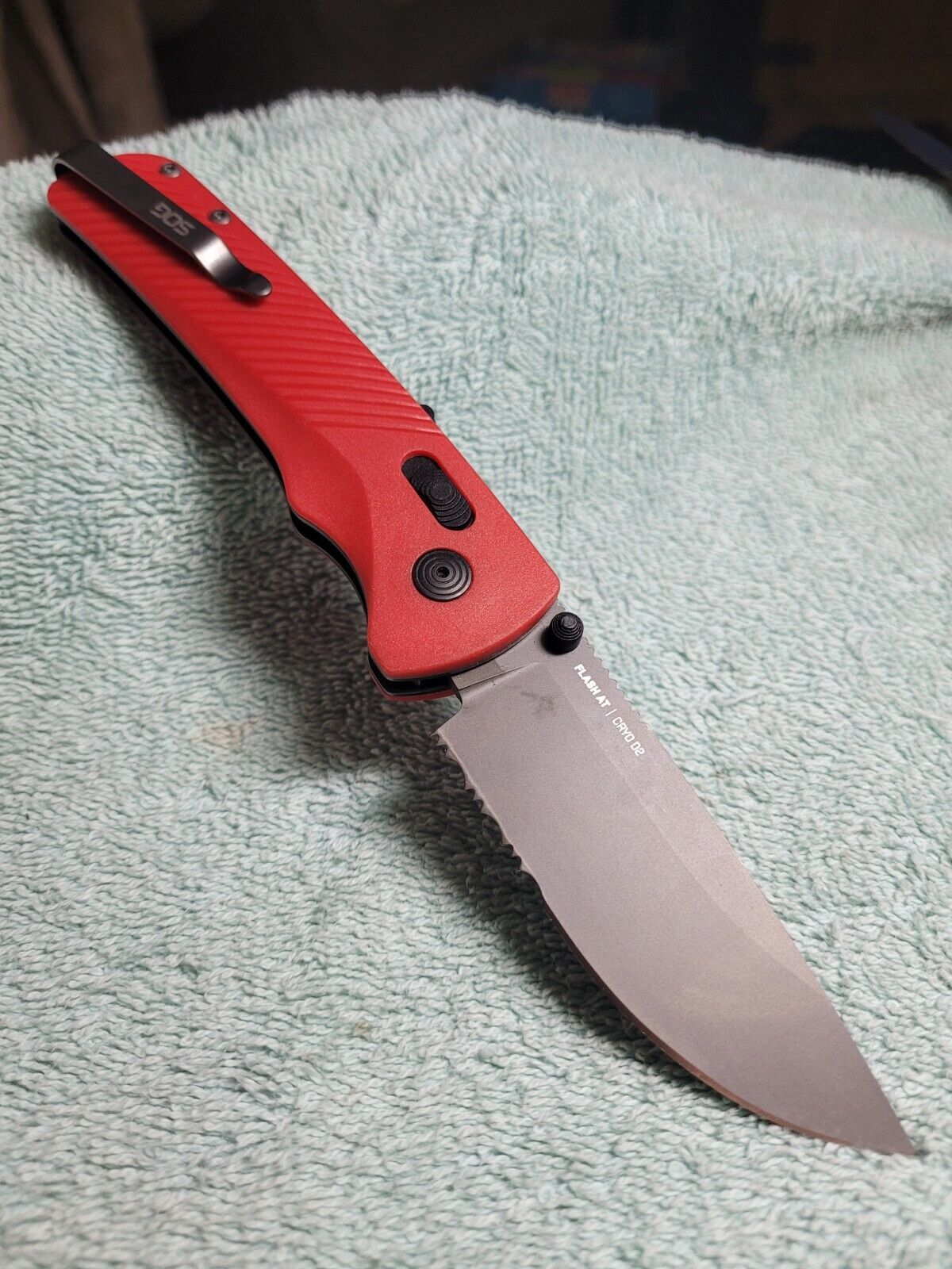 SOG FLASH AT Garnet Red CRYO D2 Assist Open Folding Knife, Refund On Shipn Overs