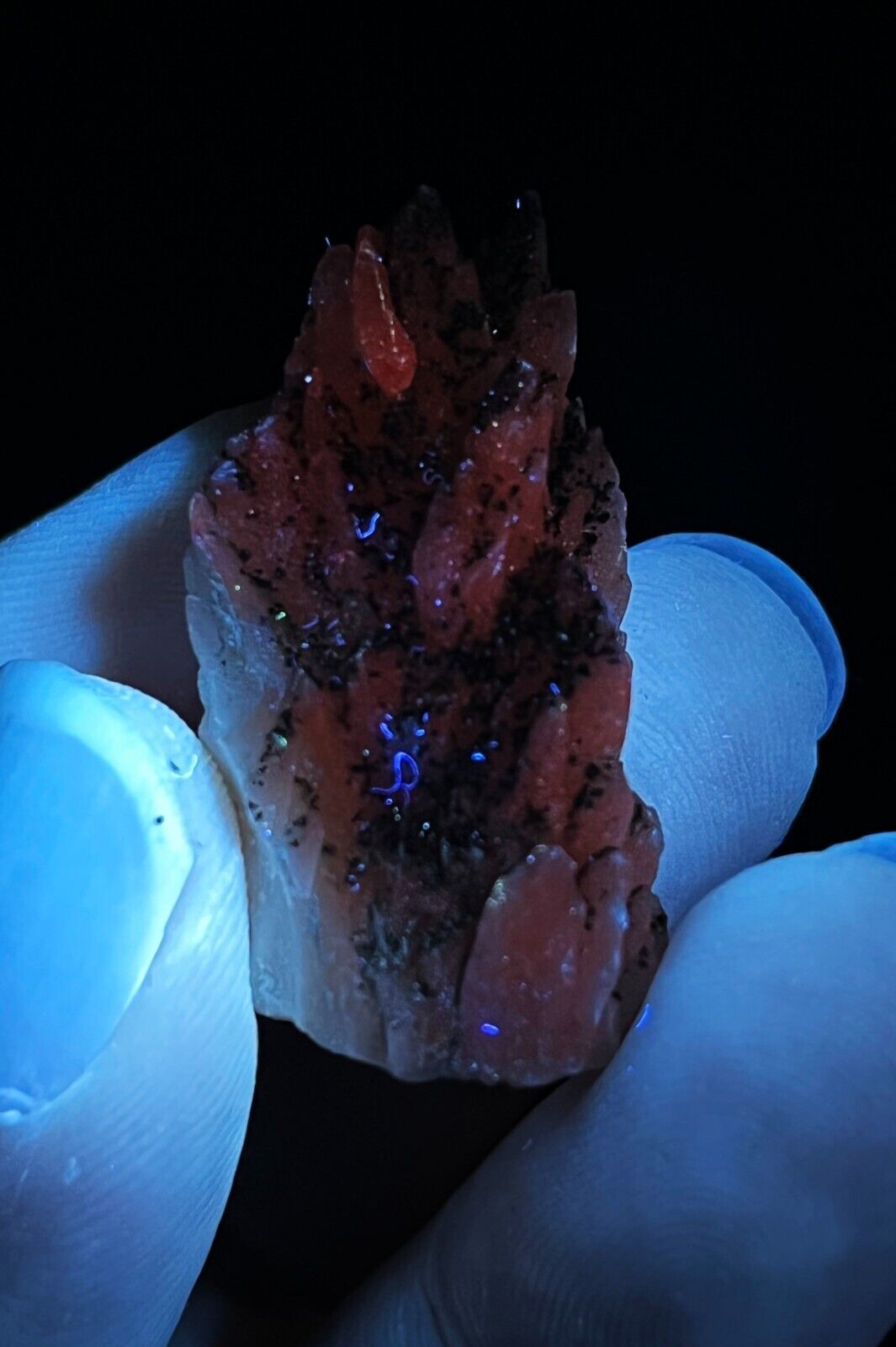 12.4g Natural Rare Red UV Light Calcite Pyrite Mineral Specimen/China