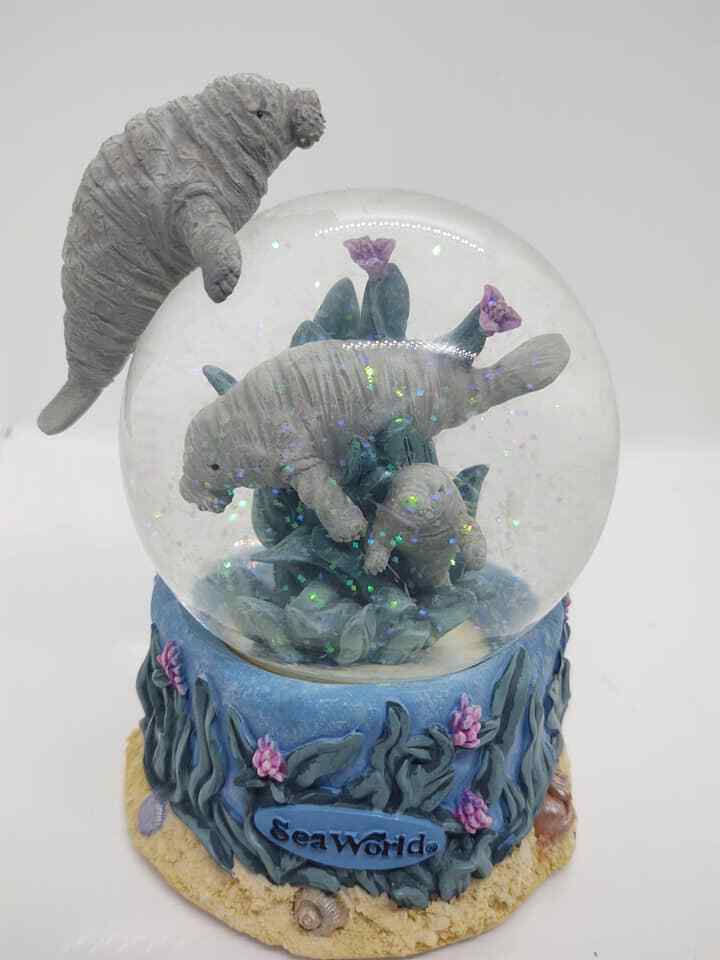 SeaWorld Snow Globe Sea Lions 3D Collectible Rare Hard To Find Sea World