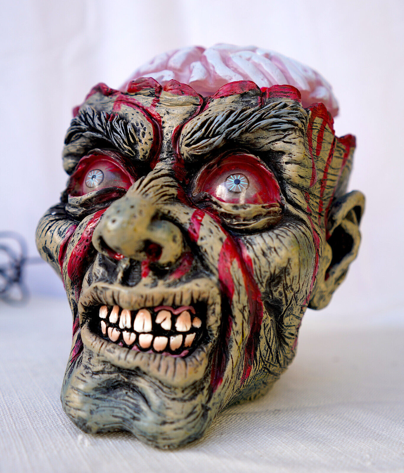 Halloween Zombie Head LED Brain Lights Iron Maiden Eddie Piece of Mind HORRIBLE