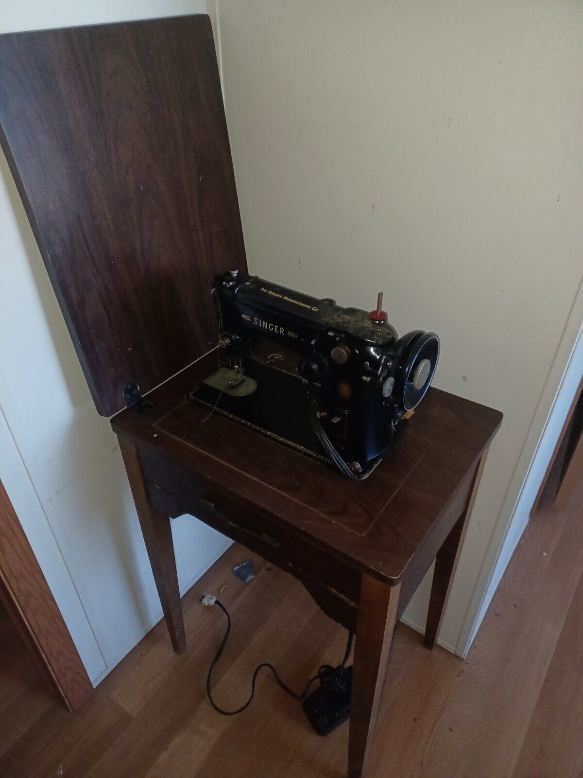 singer sewing machine folding table