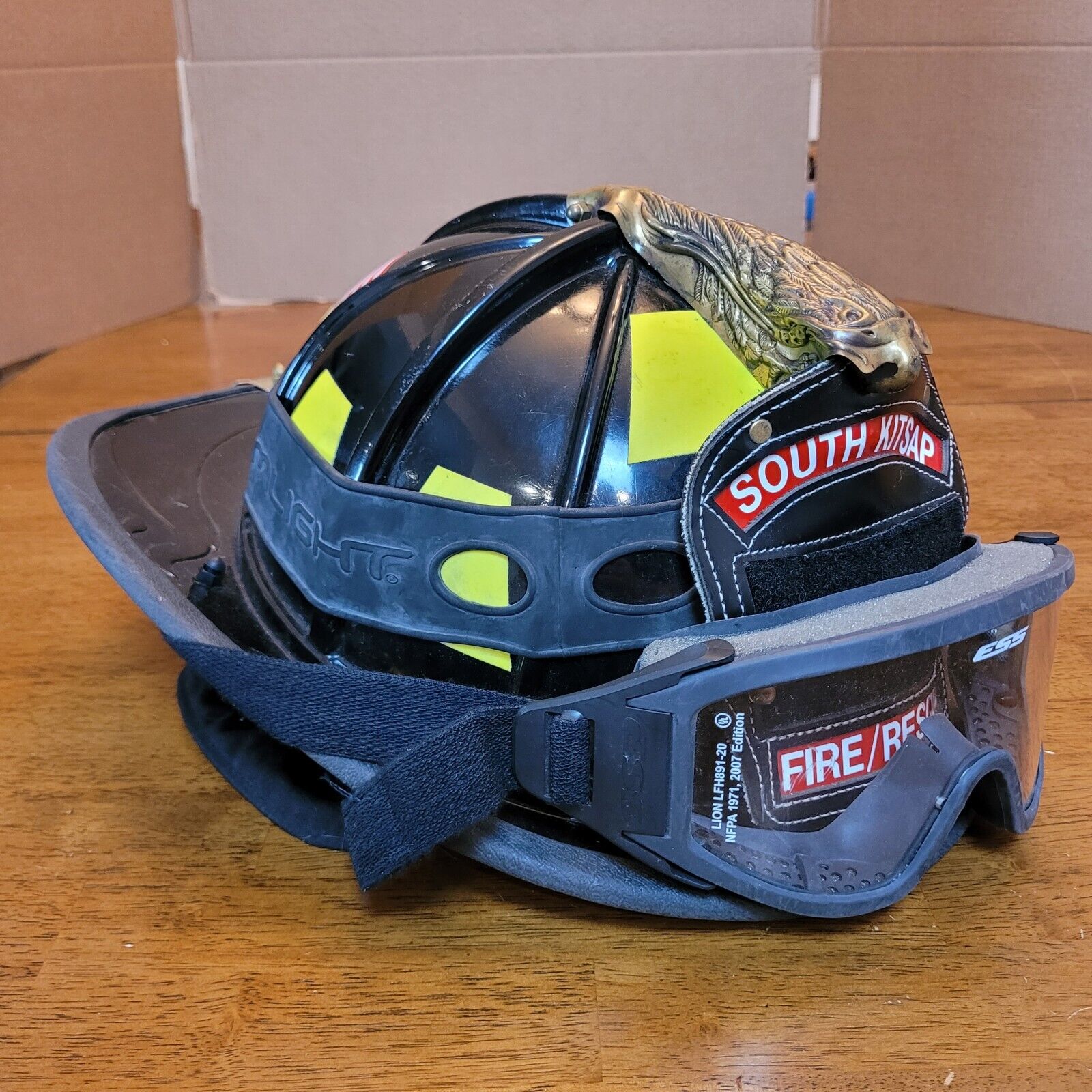 PAUL CONWAY American Classic Fireman Firefighter Helmet & Goggles LION APPAREL