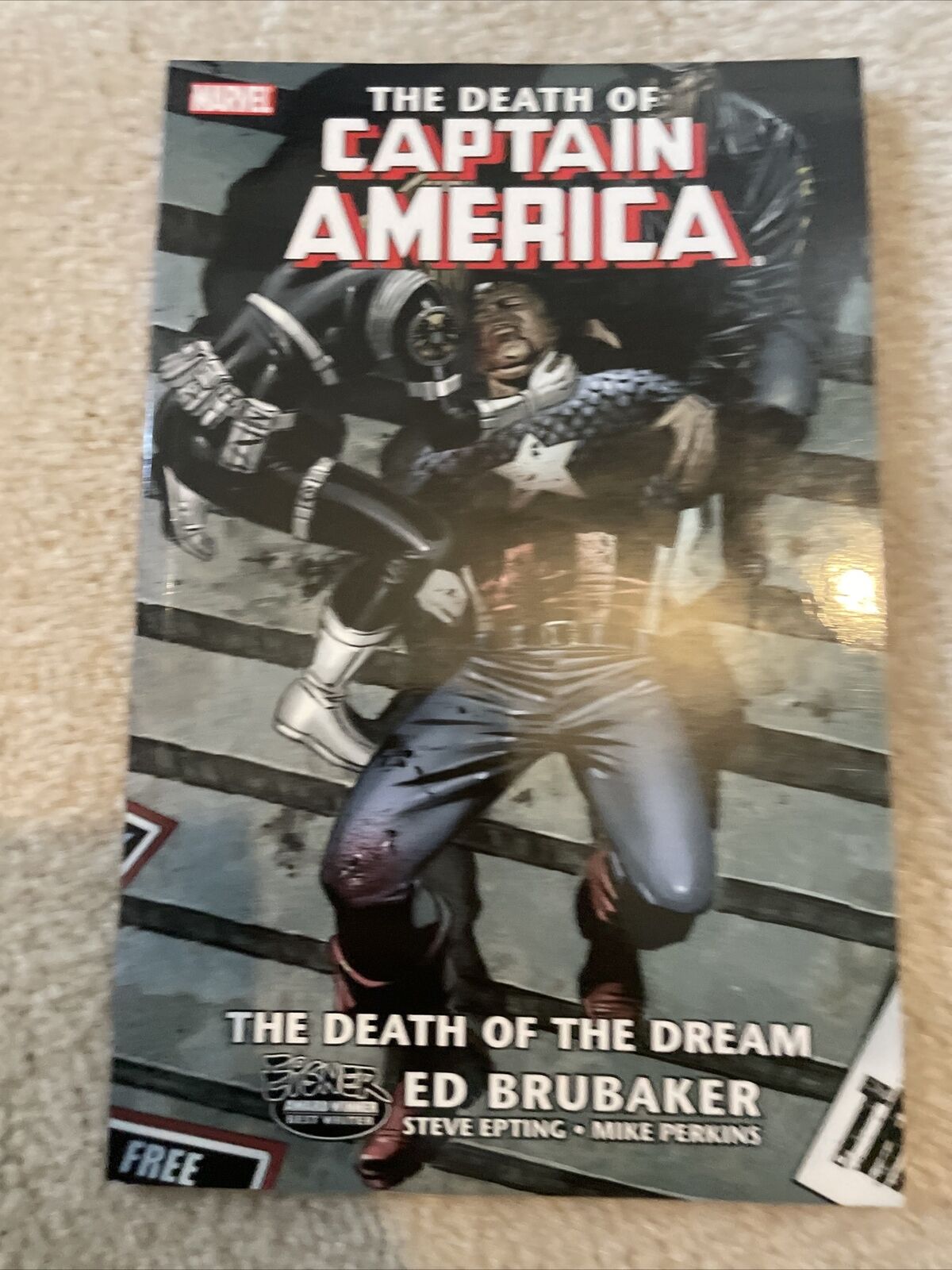 Captain America: The Death Of Captain America (Volu... by Brubaker, Ed Paperback