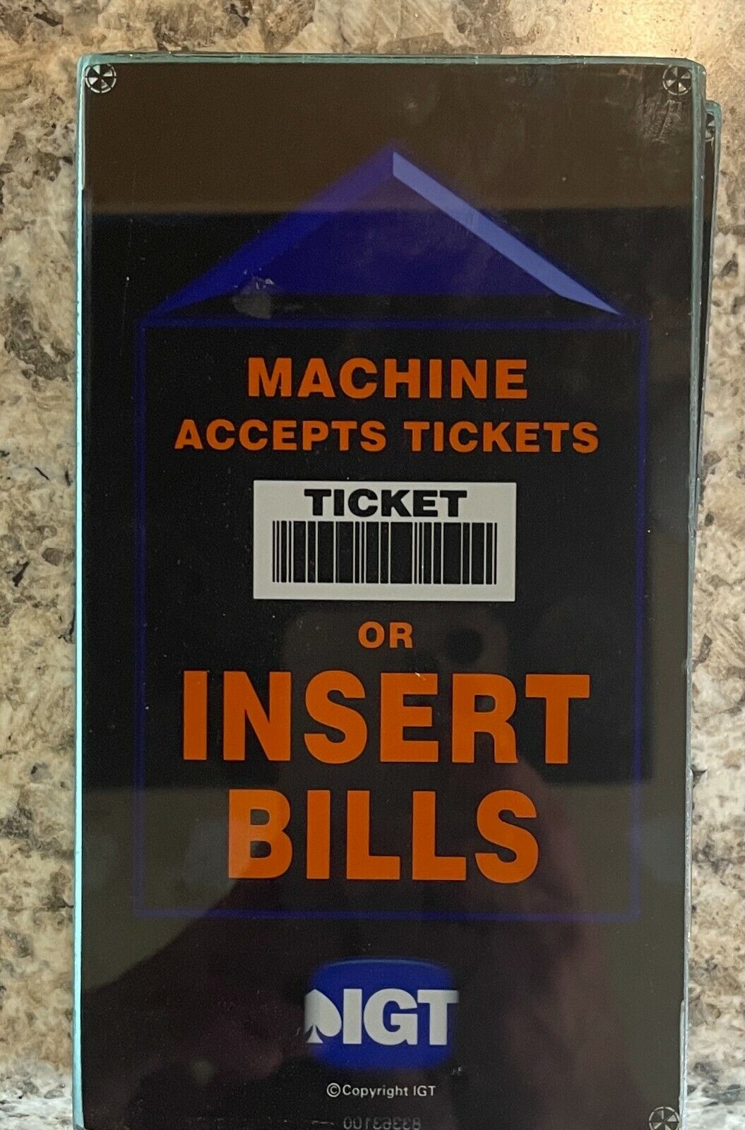 IGT Slant Top Side Glass MACHINE ACCEPTS TICKETS OR INSERT BILLS