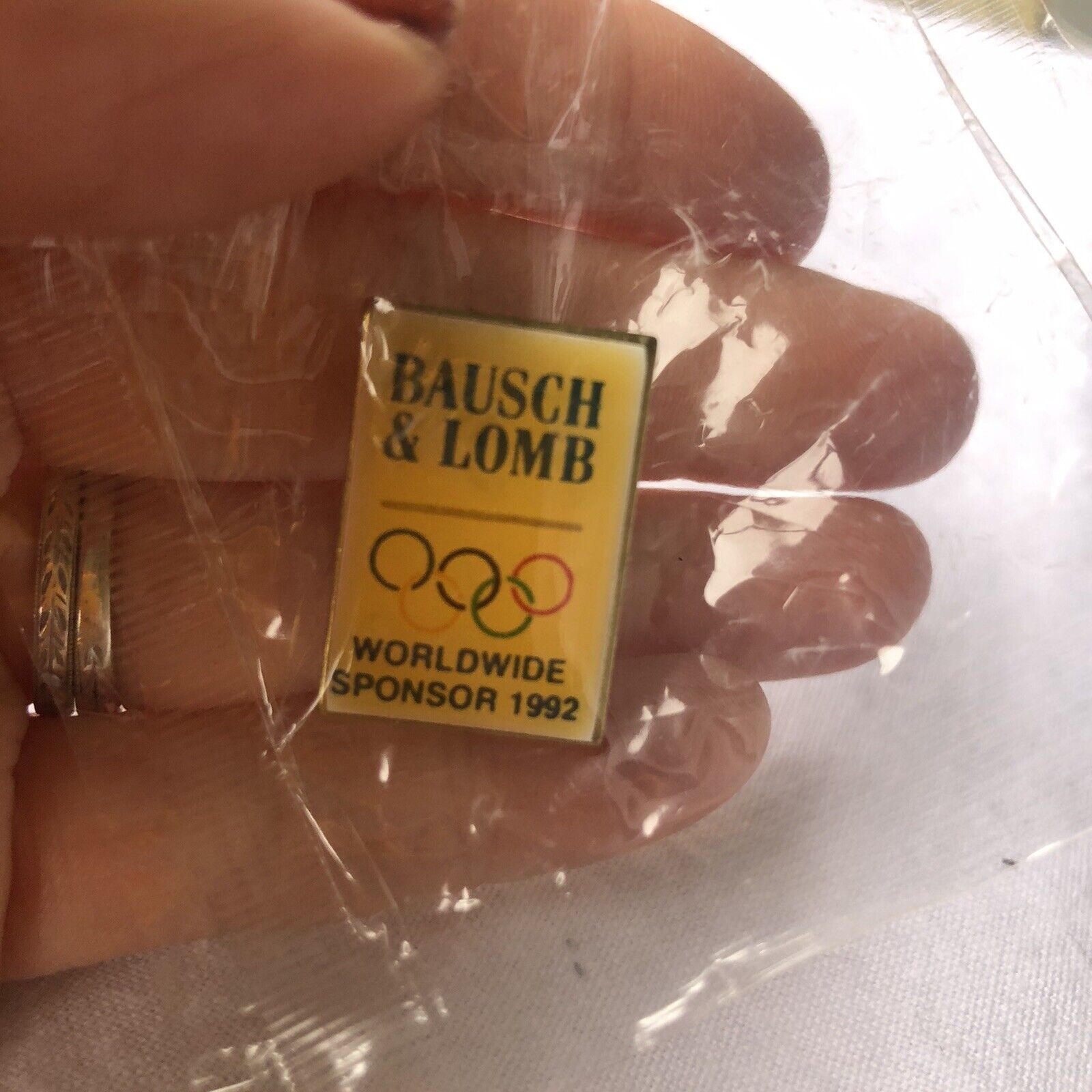 1992 bausch & lomb vintage olympics pin worldwide sponsor 1992