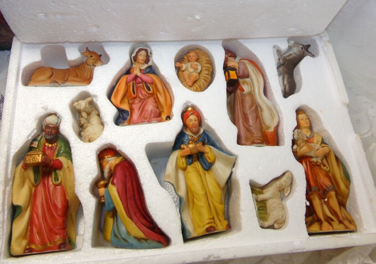 Heritage 11 Piece Porcelain Holy Family Nativity Set ,Hand Painted NEW PRE-OWED