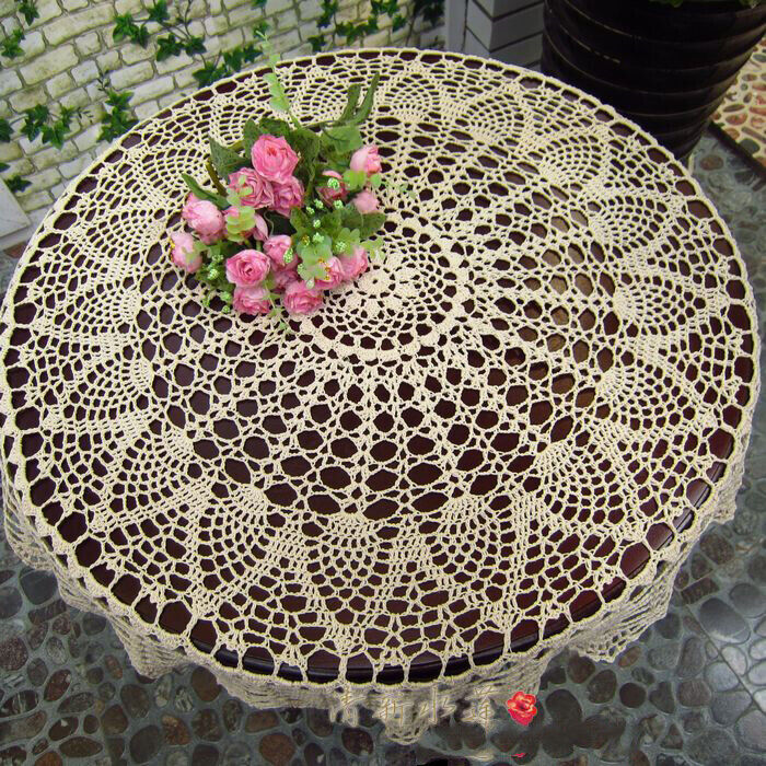 31in Round Hand Crochet Tablecloth Vintage Lace Table Cloth Floral Doily