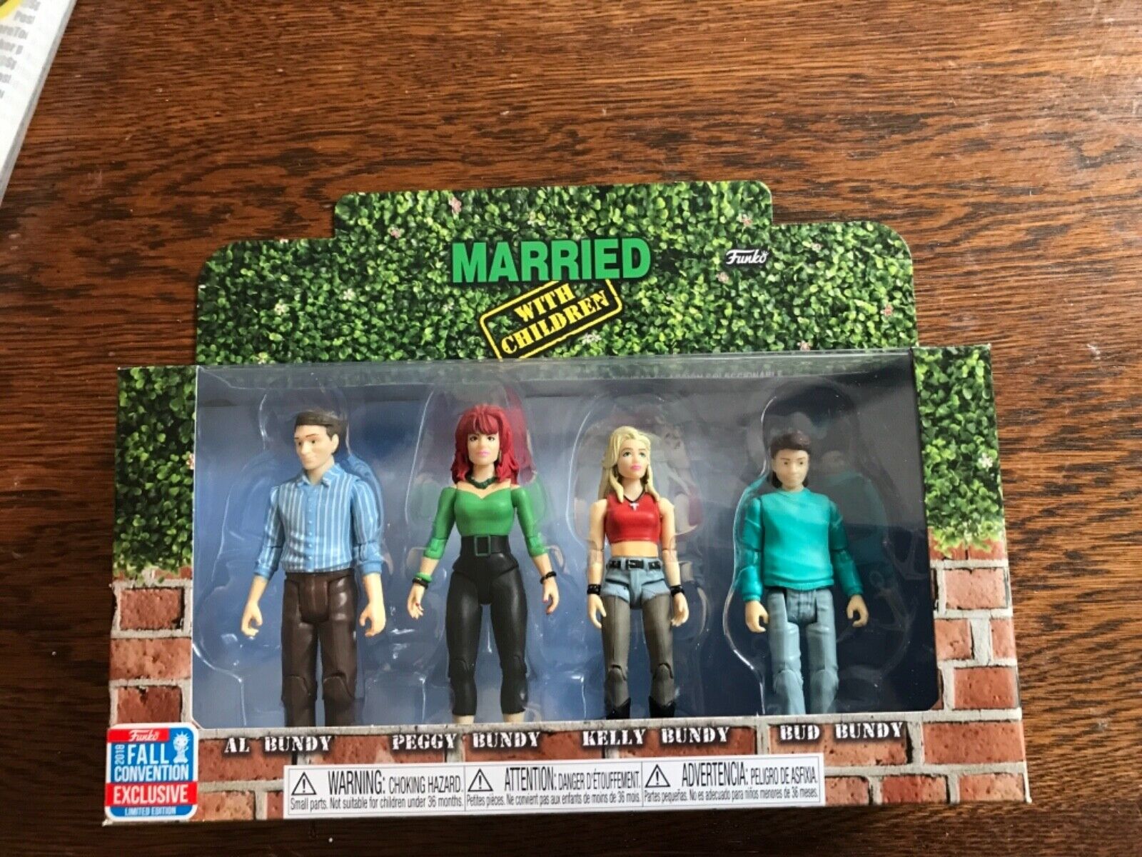 Funko NYCC 2018 Married with Children Bundy Action Figures 4-PK OFFICIAL STICKER