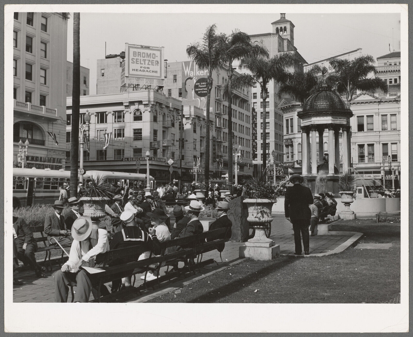 Old 8X10 Photo, 1930\'s View of square in midtown. San Diego, California 58110851