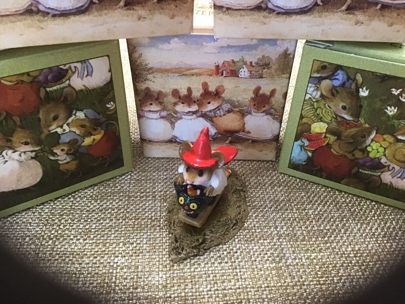 Wee Forest Folk Scootin With The Loot (retired 2016)