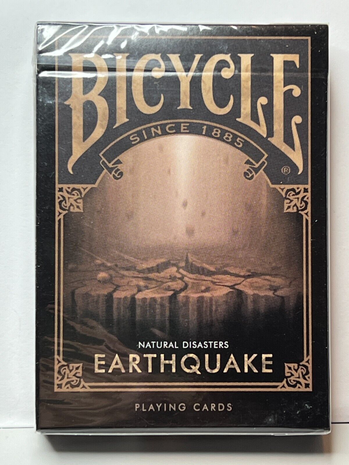 Earthquake [Bicycle] - Playing Cards -