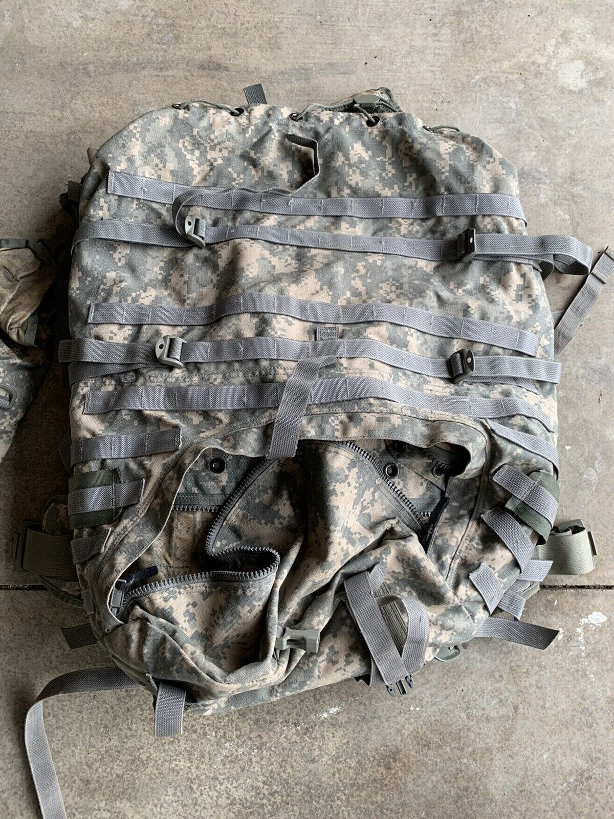 US GI Military ACU Molle II Large RuckSack with Frame, Kidney Pads and 2 Pouches