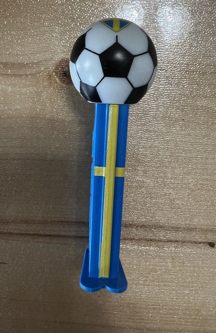 Vintage SVFF Soccer Futbol pez dispenser with feet Great Condition