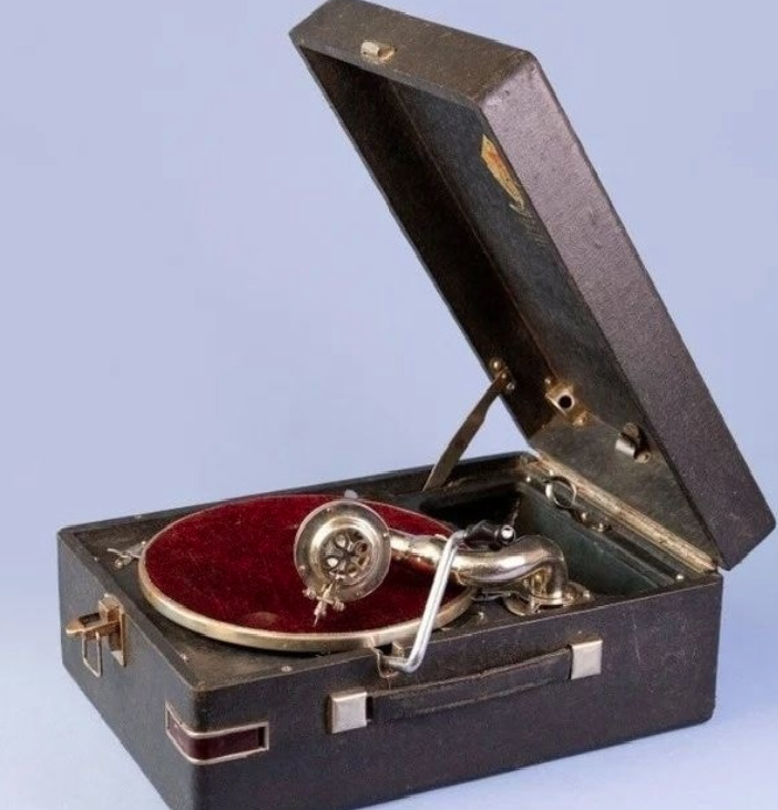 Rare Old Vintage russian  gramophone 1938-1939