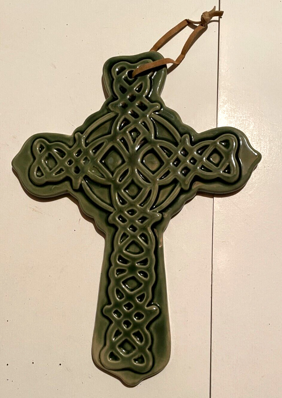 Vintage Retro Gaelic Scottish Irish Celtic Glazed Ceramic Cross Green Plaque