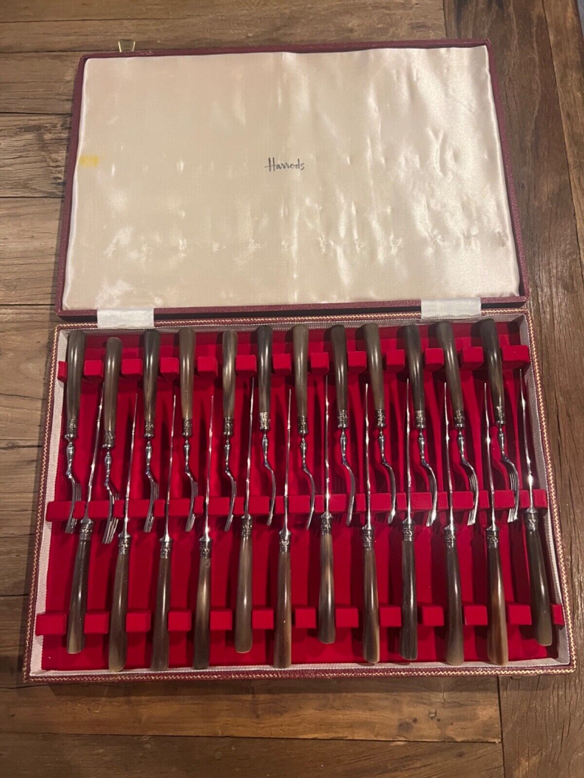 HARRODS CUTLERS & SILVERMITHS FISH SET+12 KNIVES+ 12 FORKS +ORIGINAL BOX