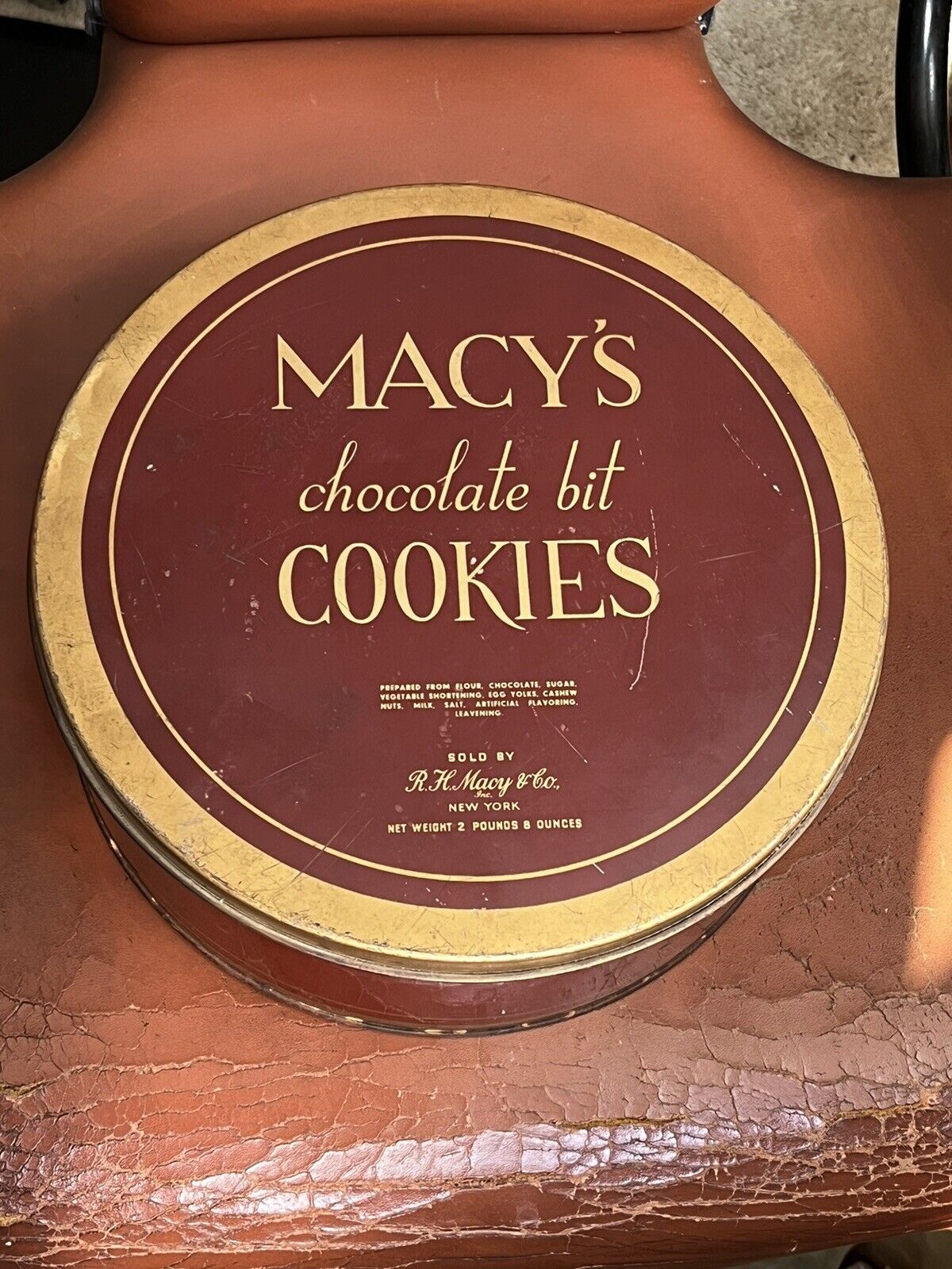 R . H.MACY & co.  Round cookie Tin ~ VINTAGE Original 1950s MACYS Herald Sq RARE