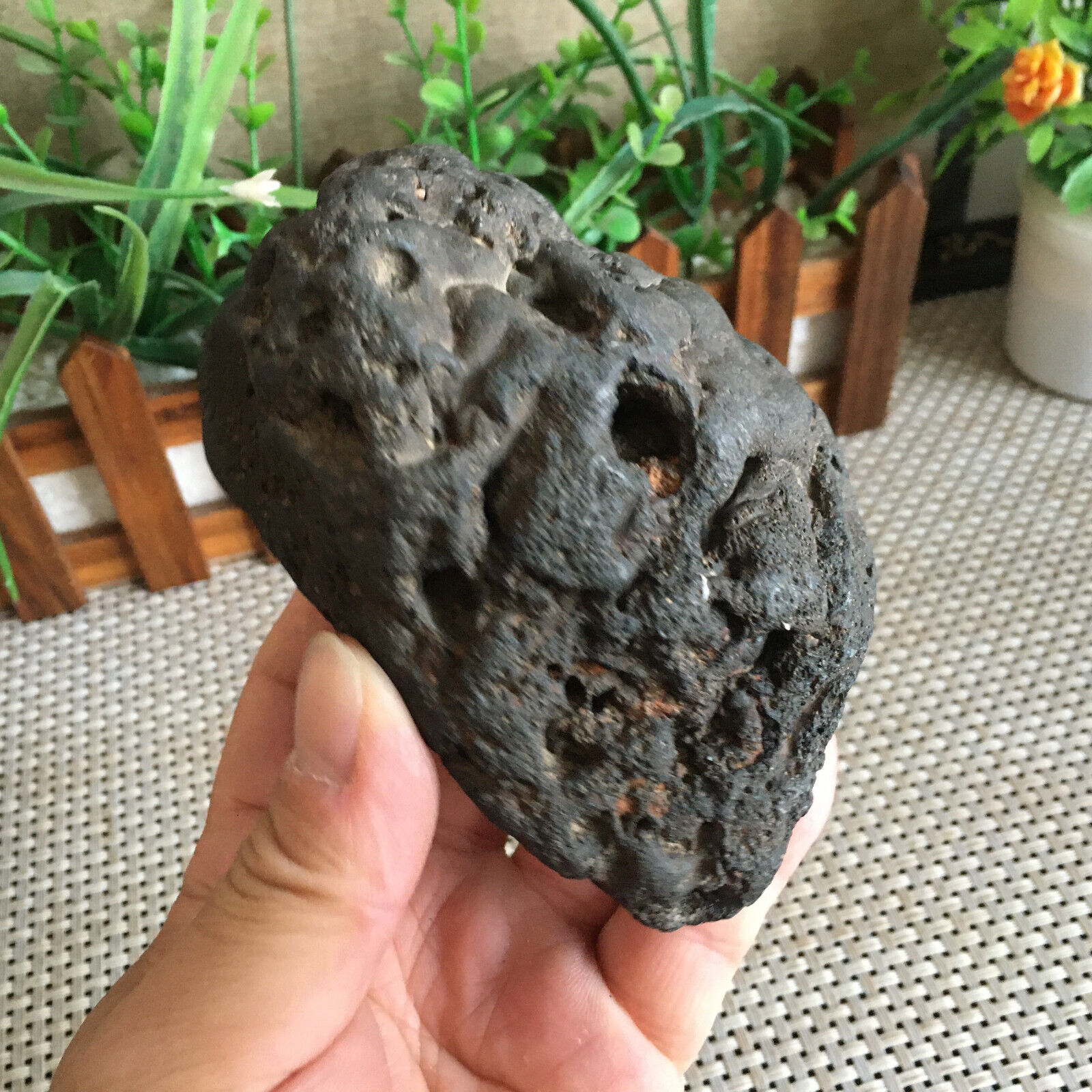 622g  Natural Genuine stony meteorite specimen from China B1711