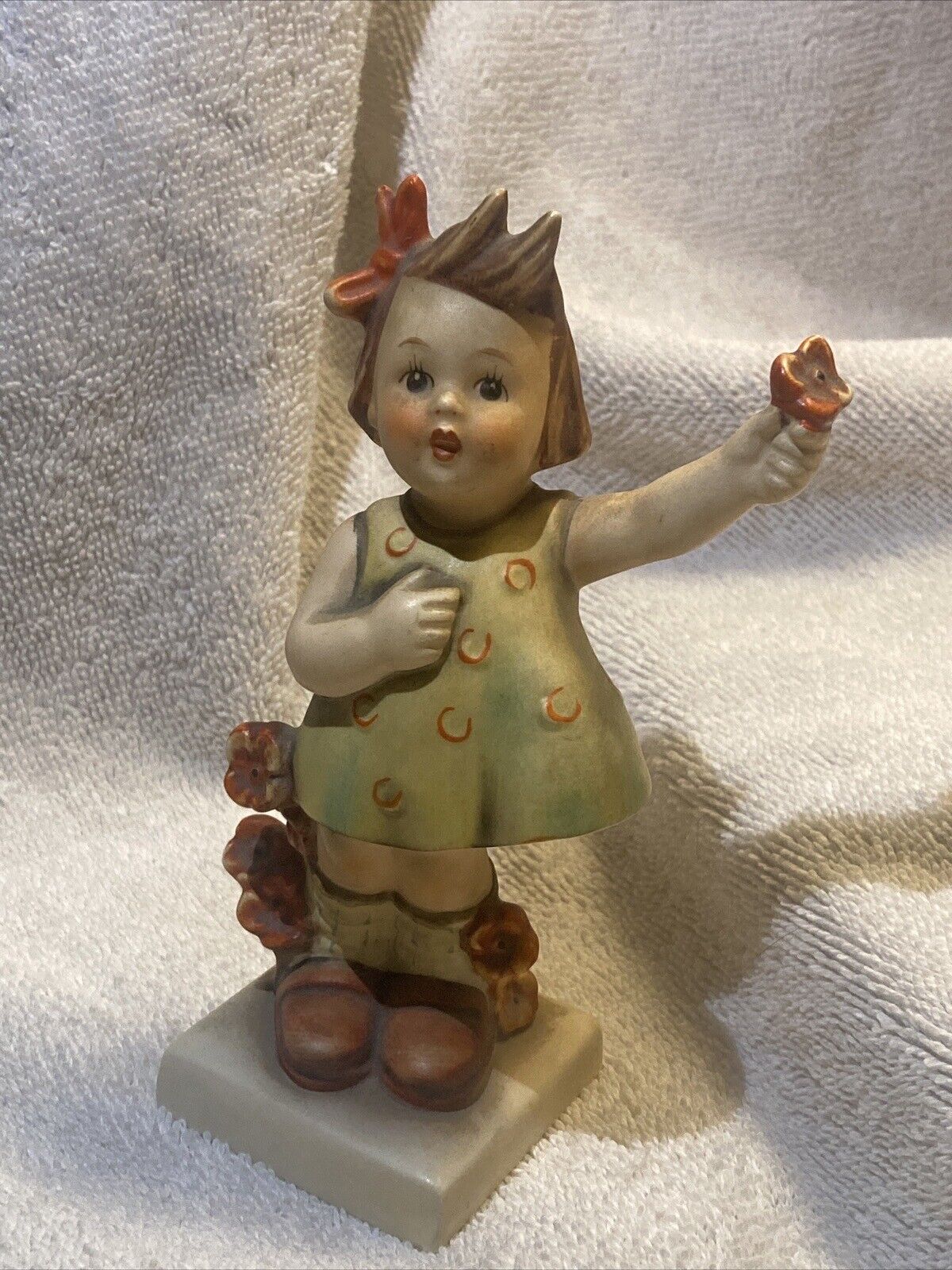 Goebel Hummel “Spring Cheer” 1972 Germany Figurine