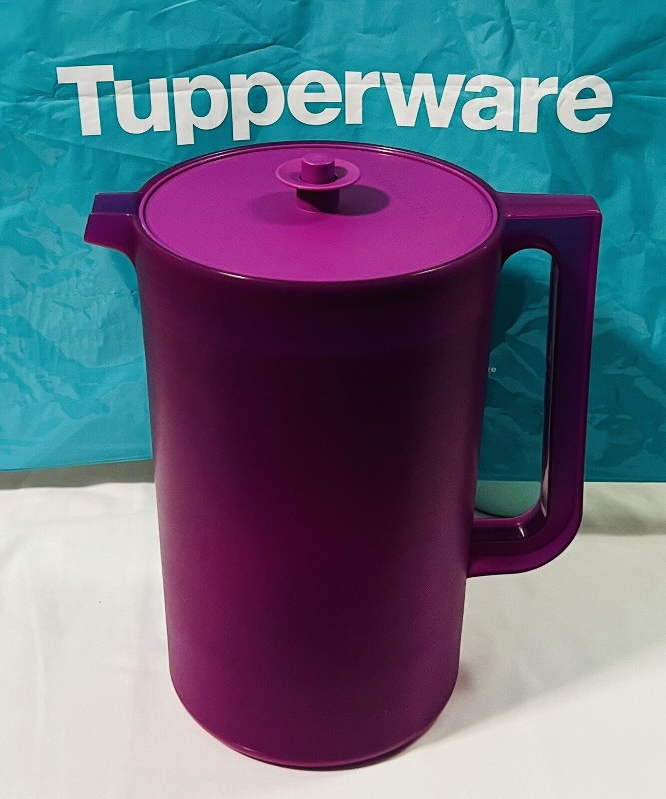 Tupperware Impressions One Gallon Jumbo Pitcher Flip Top Lid Papaya New