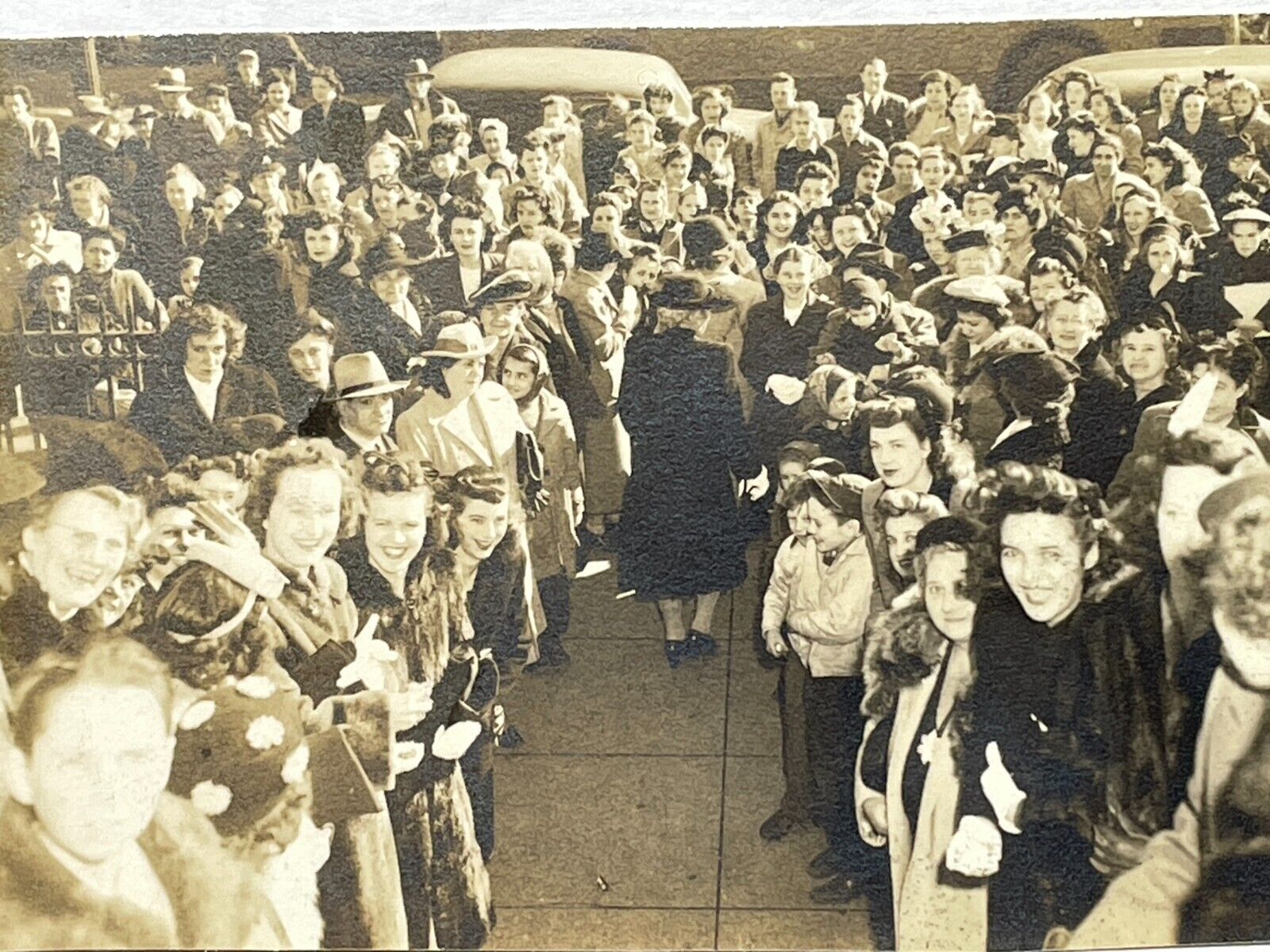 W4 Photograph Big Large Crowd Looking Up At Camera Man 1930-40's Men Women 
