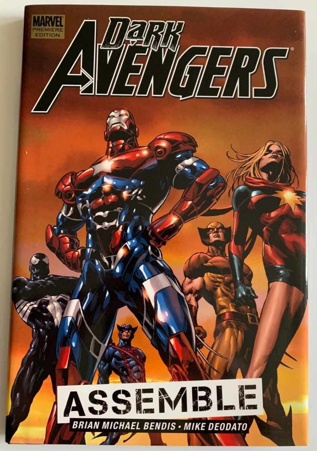 Make an Offer * Dark Avengers Hardcover Trade (2009) Near Mint + / Never Read