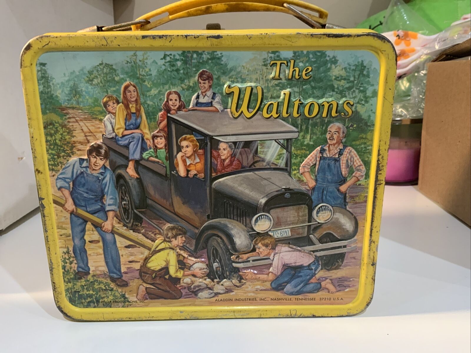 VINTAGE 1973 ALADDIN THE WALTONS TV SERIES YELLOW METAL LUNCH BOX No Thermos