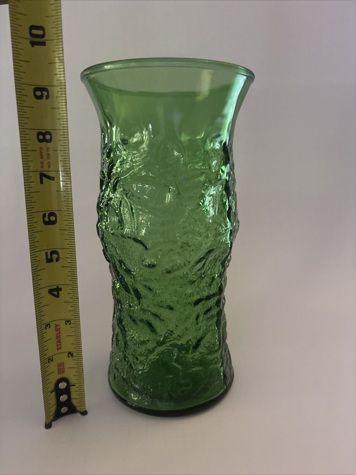 VNT Green E.O Brody Co. Cleveland USA Crinkle Textured Glass Vase 9.5” MCM G106