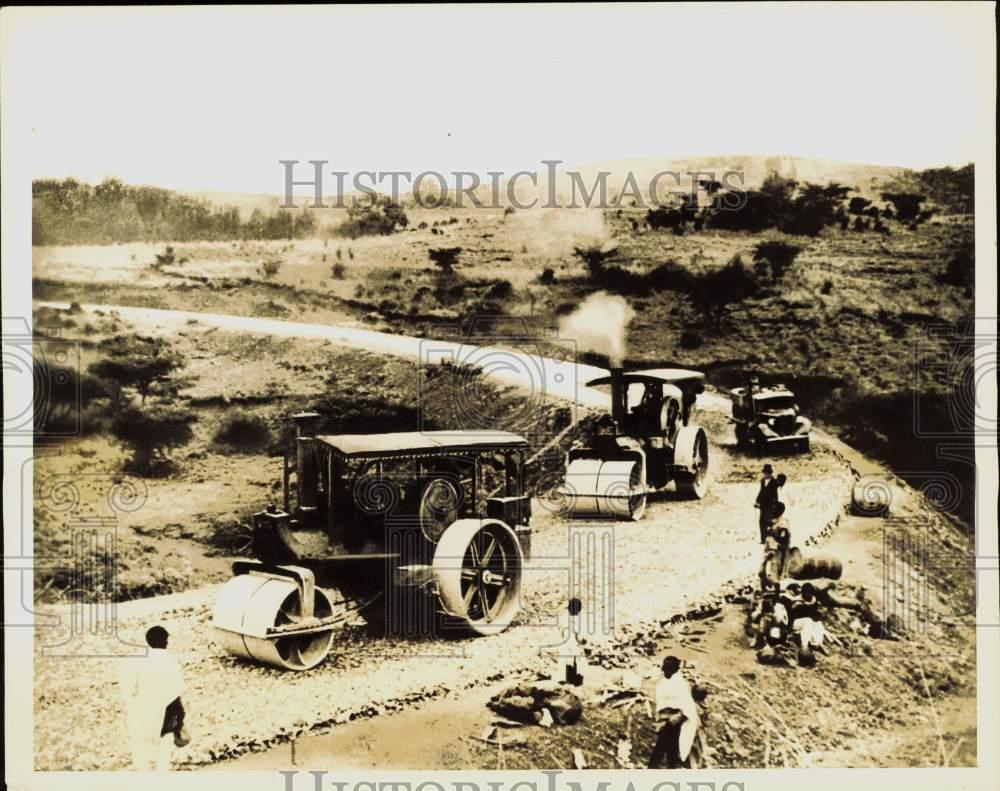 1938 Press Photo Natives during road construction in Addis Ababa, Africa