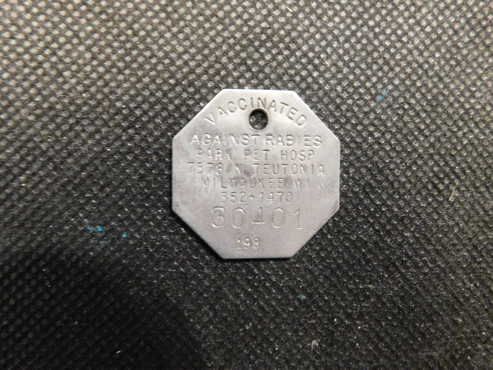 AGAINST RABIES MILWAUKEE, WISCONSIN DOG TAG   e1389UCX