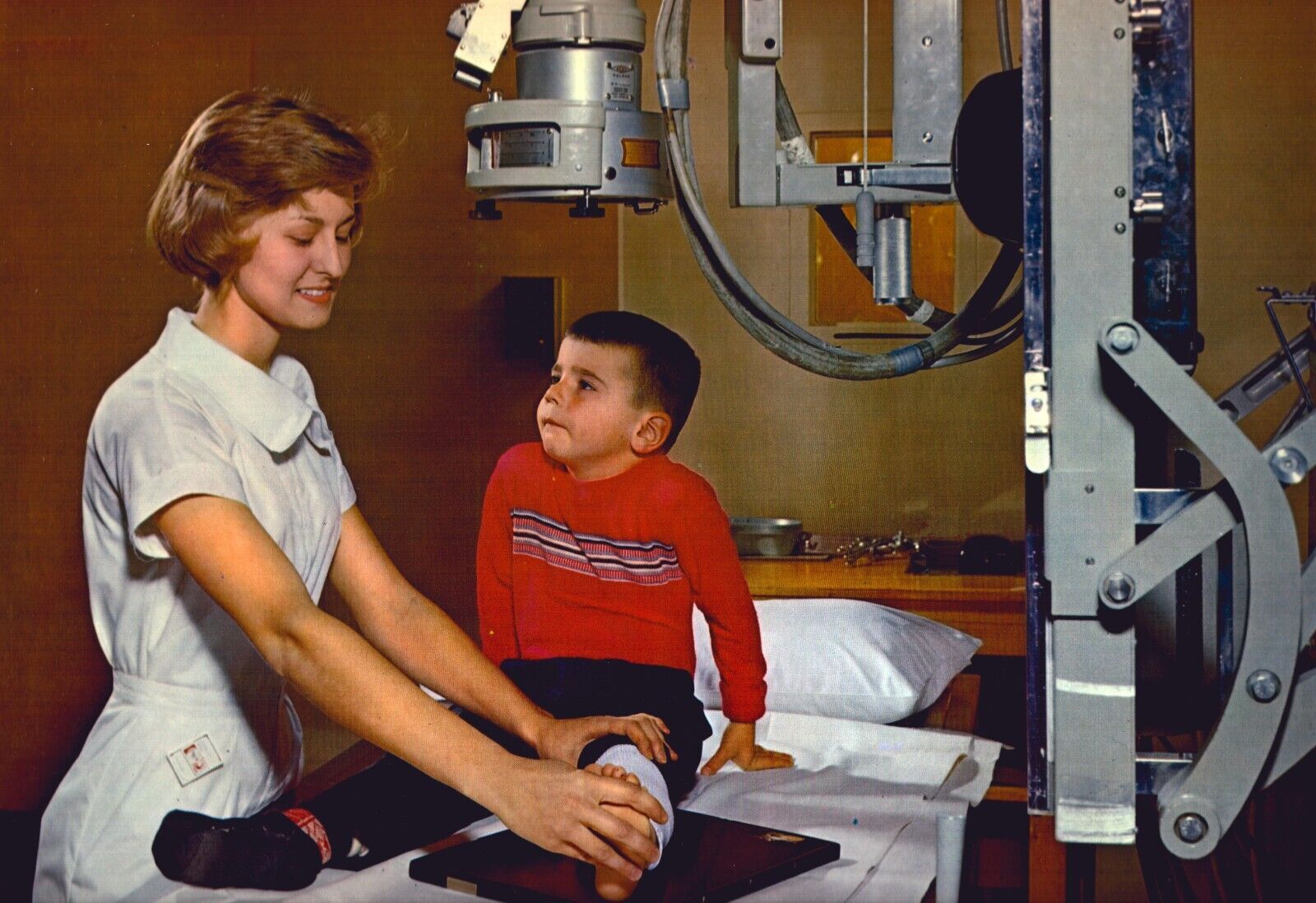 Vintage X Ray Radiology Camera Lab 1965 ORIG XLG Sign Singer Hospital Helpers