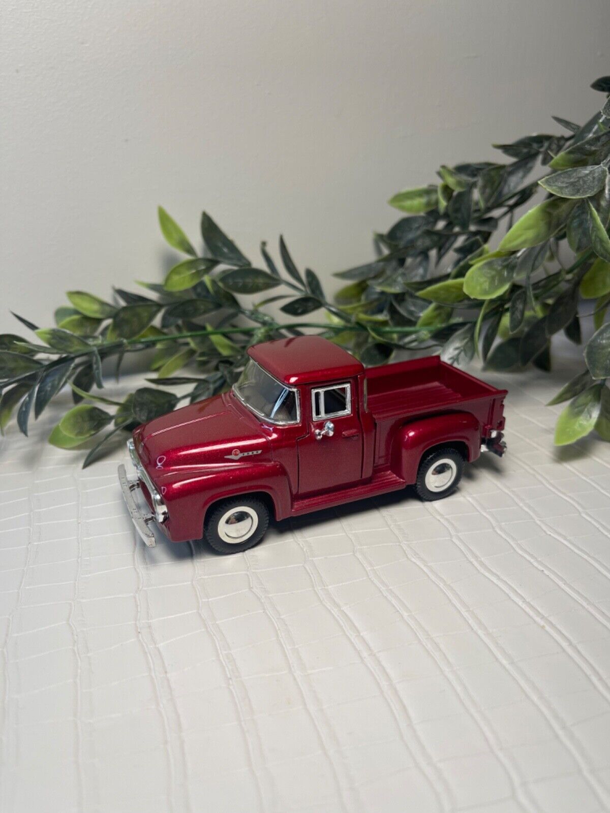1956 Vintage Ford F-100 Pick-up 1/36 Scale Truck Car Metal