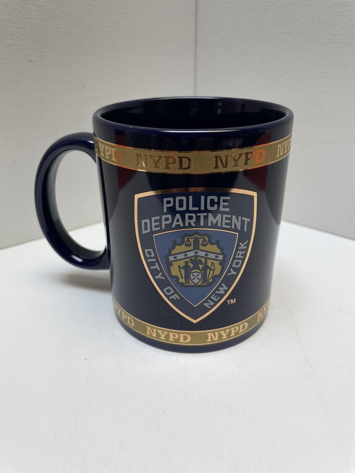 NYPD CITY OF NEW YORK POLICE DEPARTMENT 11 OZ COFFEE MUG COBALT GOLD BAND EUC