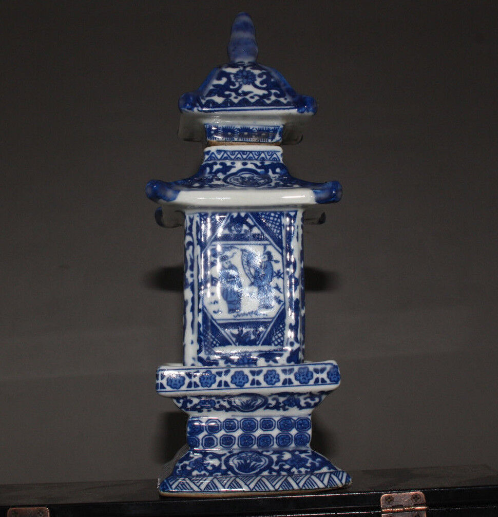 delicate Chinese Jingdezhen ancient pagoda blue and white porcelain vase 090